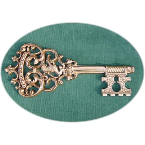 Majestic Lion Crest Key