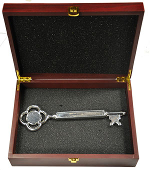 9.5 Inch Silver Key in Rosewood Ceremonial Shovel Display Box